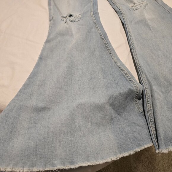 NWT Shyanne Country Wear Mid Rise Flare Distressed Jeans 28 Regular x 34 Long - Picture 7 of 16